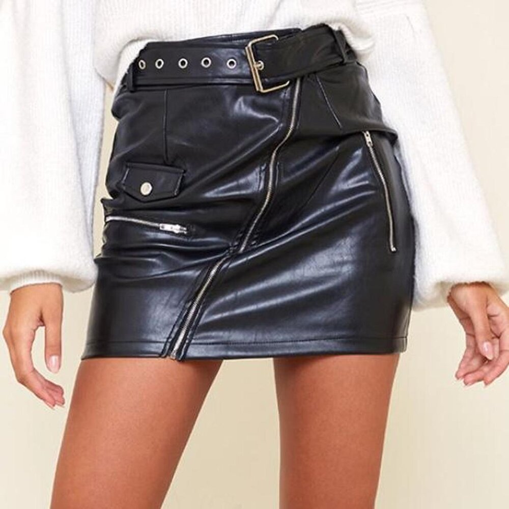 PrettyLittleThing Women's Black Skirt